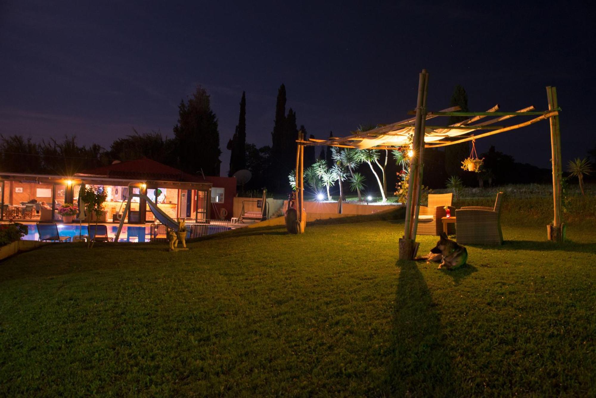 Othonas Apartments ซีดารี ภายนอก รูปภาพ